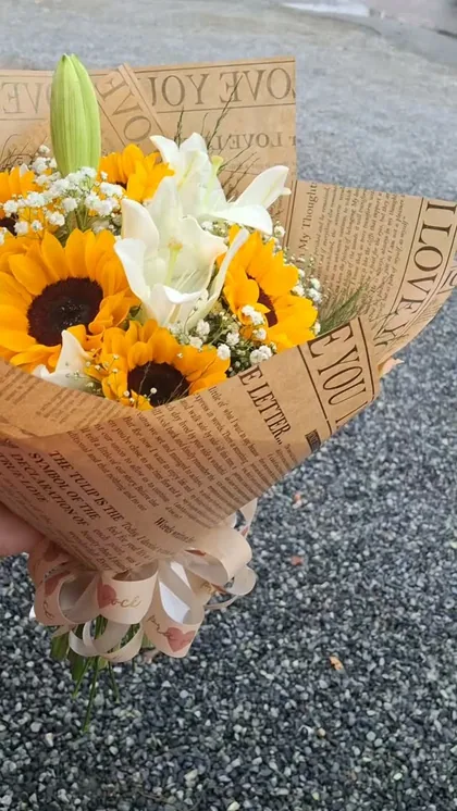 Mais um buquê feito na hora pela Plantas do Vale.