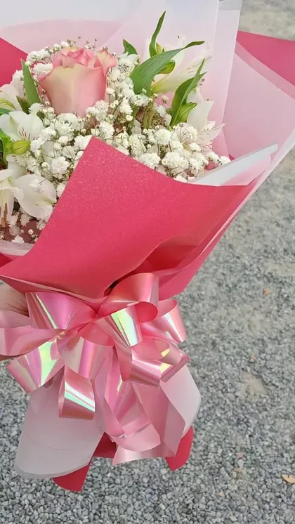 Mais um buquê feito na hora pela Plantas do Vale.